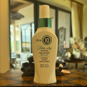 It's a 10 Blow Dry Miracle H2O Shield - White and Green